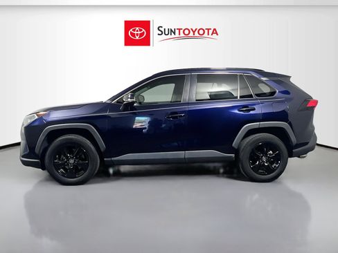 Used 2019 Toyota RAV4 XLE w/ Convenience Package FWD image 7