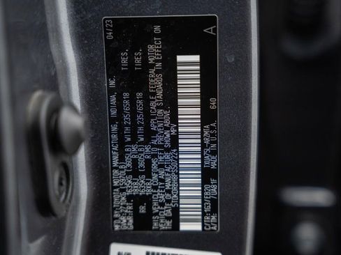 Used 2023 Toyota Highlander XLE AWD/4WD image 42
