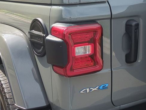 Used 2023 Jeep Wrangler Unlimited Sahara w/ Cold Weather Group image 21