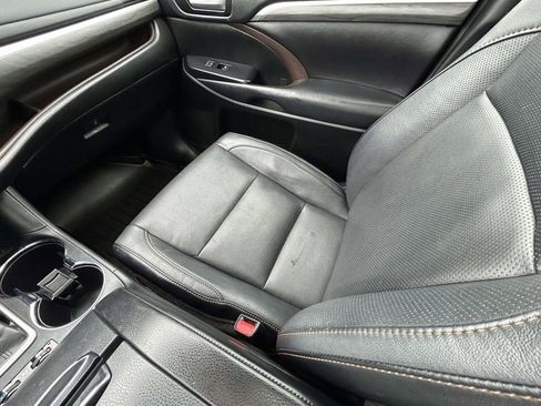 Used 2017 Toyota Highlander Limited FWD image 13