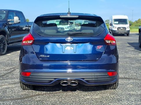 Used 2017 Ford Focus ST FWD image 5