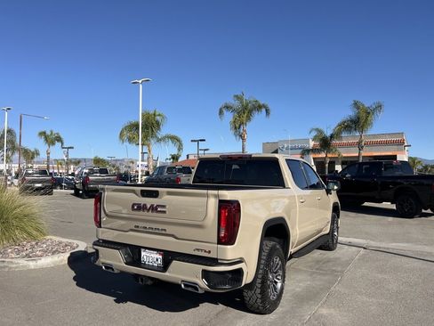 Used 2022 GMC Sierra 1500 AT4 w/ AT4 Premium Package image 8