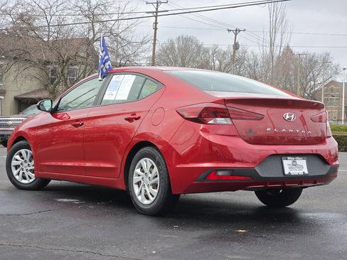 Used 2019 Hyundai Elantra SE image 19