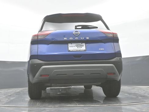 Used 2023 Nissan Rogue S image 38