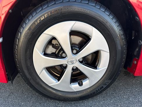 Used 2015 Toyota Prius Three FWD image 9