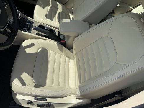 Used 2017 Volkswagen Passat 1.8T SEL Premium FWD image 27
