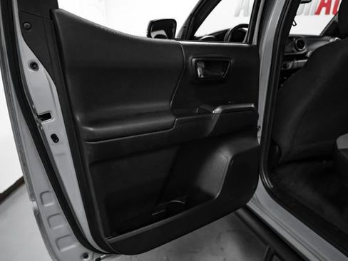 Used 2021 Toyota Tacoma TRD Sport AWD/4WD image 41
