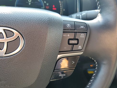 Used 2025 Toyota Camry SE w/ Convenience Package AWD/4WD image 23