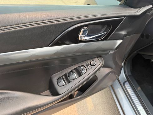 Used 2019 Nissan Maxima 3.5 SV w/ Floor Mat Group FWD image 10