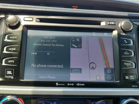 Used 2016 Toyota Highlander Limited w/ Driver Technology Package FWD image 33
