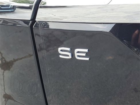 Certified 2025 Volkswagen Atlas SE image 7