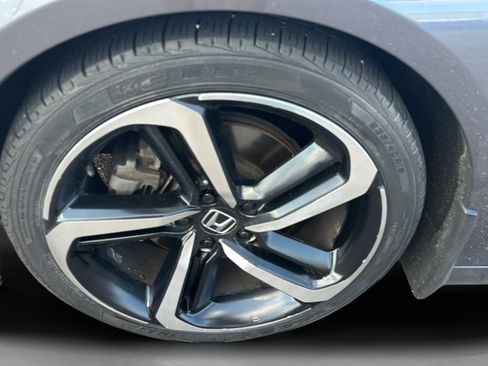 Used 2018 Honda Accord Sport image 28