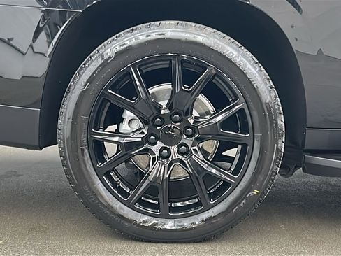 Used 2025 Chevrolet Suburban RST w/ RST Capability Package image 11