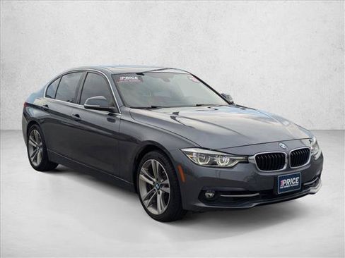 Used 2018 BMW 330i Sedan RWD image 3