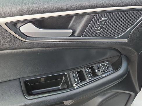 Used 2020 Ford Edge SEL w/ Cold Weather Package image 17