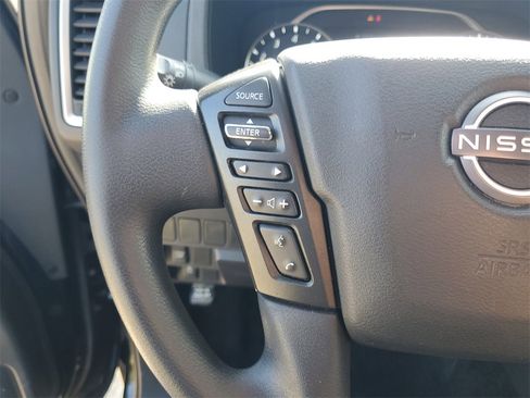 Used 2023 Nissan Frontier SV image 16