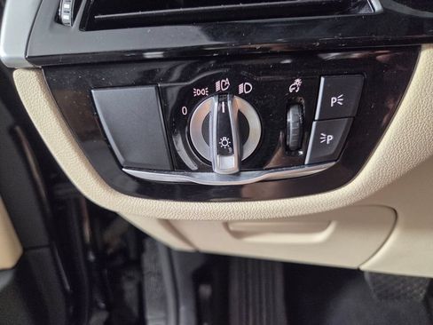 Used 2023 BMW 530i w/ Convenience Package RWD image 18