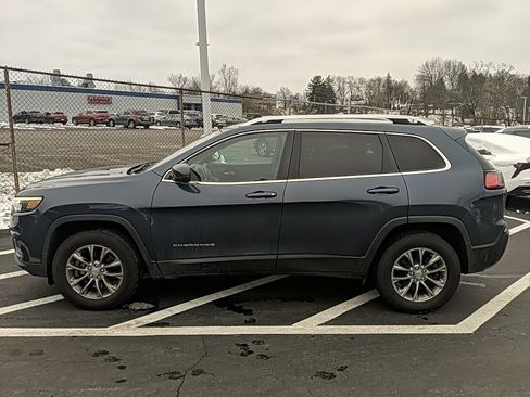 Used 2019 Jeep Cherokee Latitude Plus w/ Trailer Tow Group image 8