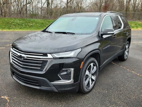 Used 2023 Chevrolet Traverse LT w/ LT Premium Package image 5