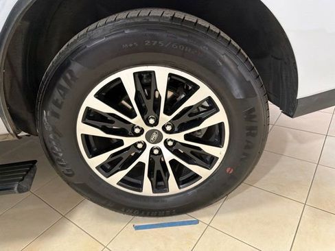 Used 2025 Ford Expedition Platinum AWD/4WD image 32
