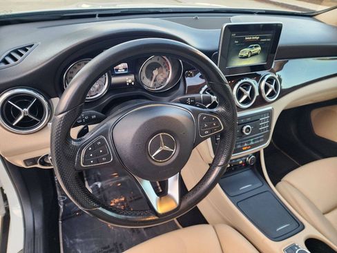 Used 2016 Mercedes-Benz GLA 250 image 35