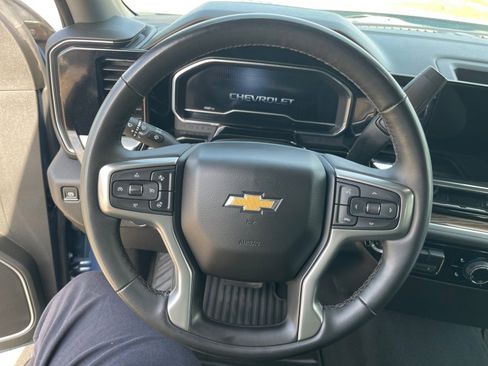 Used 2025 Chevrolet Silverado 2500 LT w/ Convenience Package AWD/4WD image 19