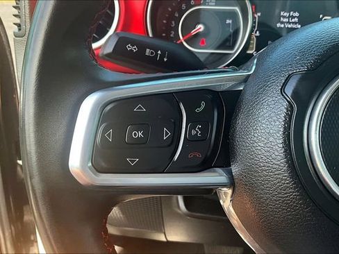 Used 2022 Jeep Wrangler Unlimited Rubicon AWD/4WD image 11