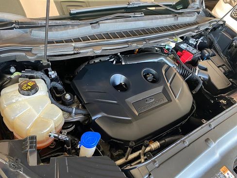 Used 2016 Ford Edge SE image 30