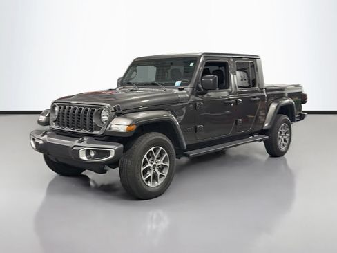 Used 2024 Jeep Gladiator Sport AWD/4WD image 2