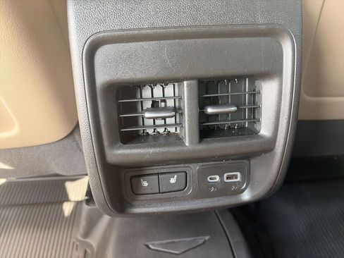 Used 2024 Cadillac XT4 Premium Luxury FWD image 27
