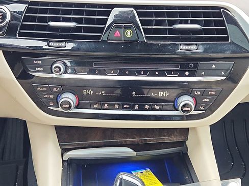 Used 2019 BMW 530i xDrive w/ Convenience Package image 18