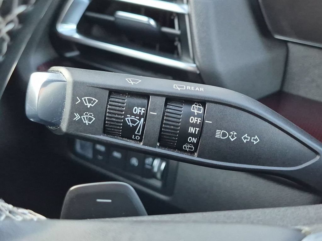 Used 2025 Chevrolet Traverse Z71 AWD/4WD image 21