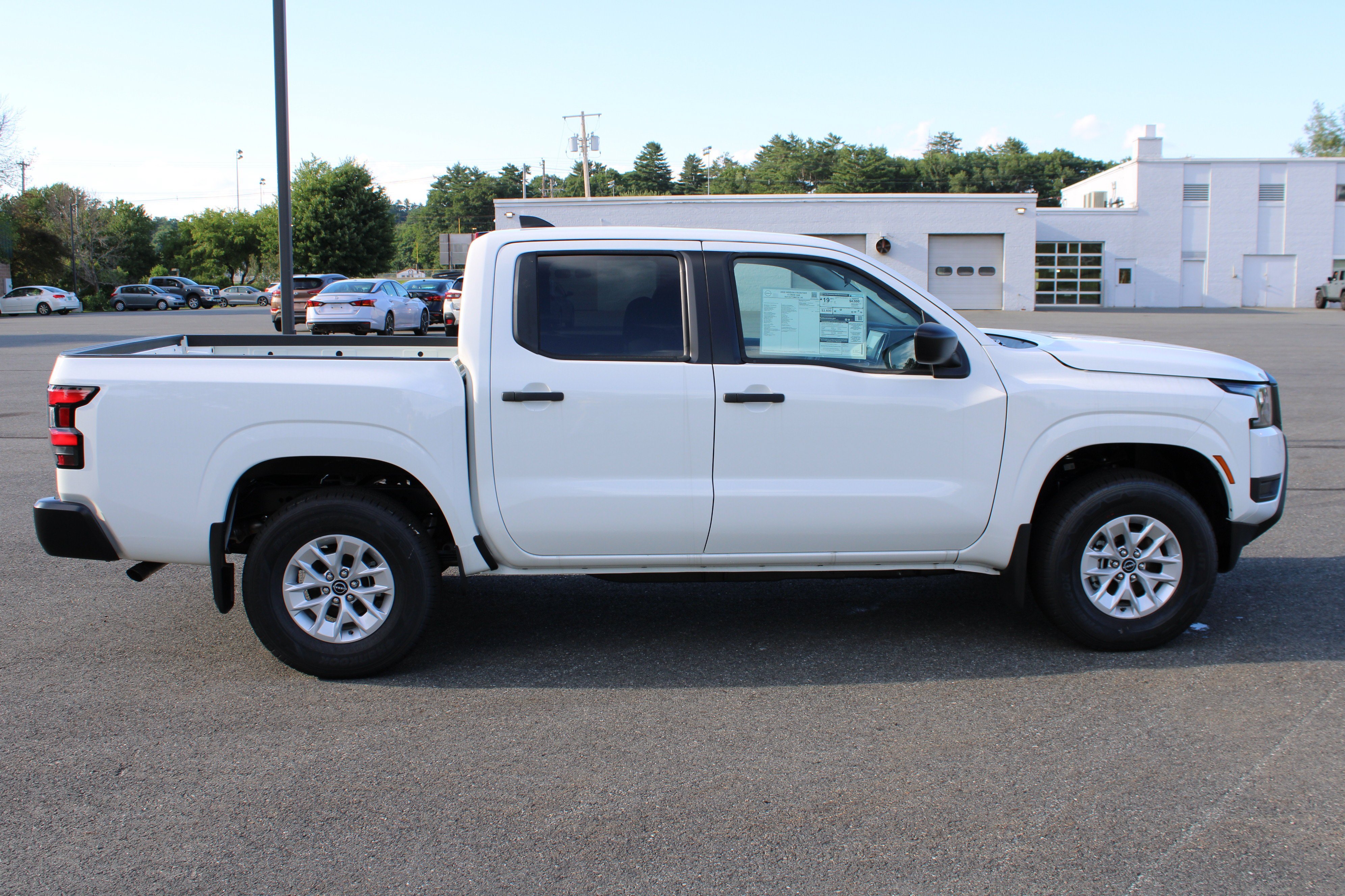 Used 2026 Nissan Frontier S w/ Tow Package AWD/4WD image 4