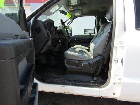 Used 2014 Ford F250 XL w/ Power Equipment Group image 5