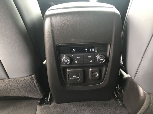 Used 2023 Buick Enclave Premium AWD/4WD image 17