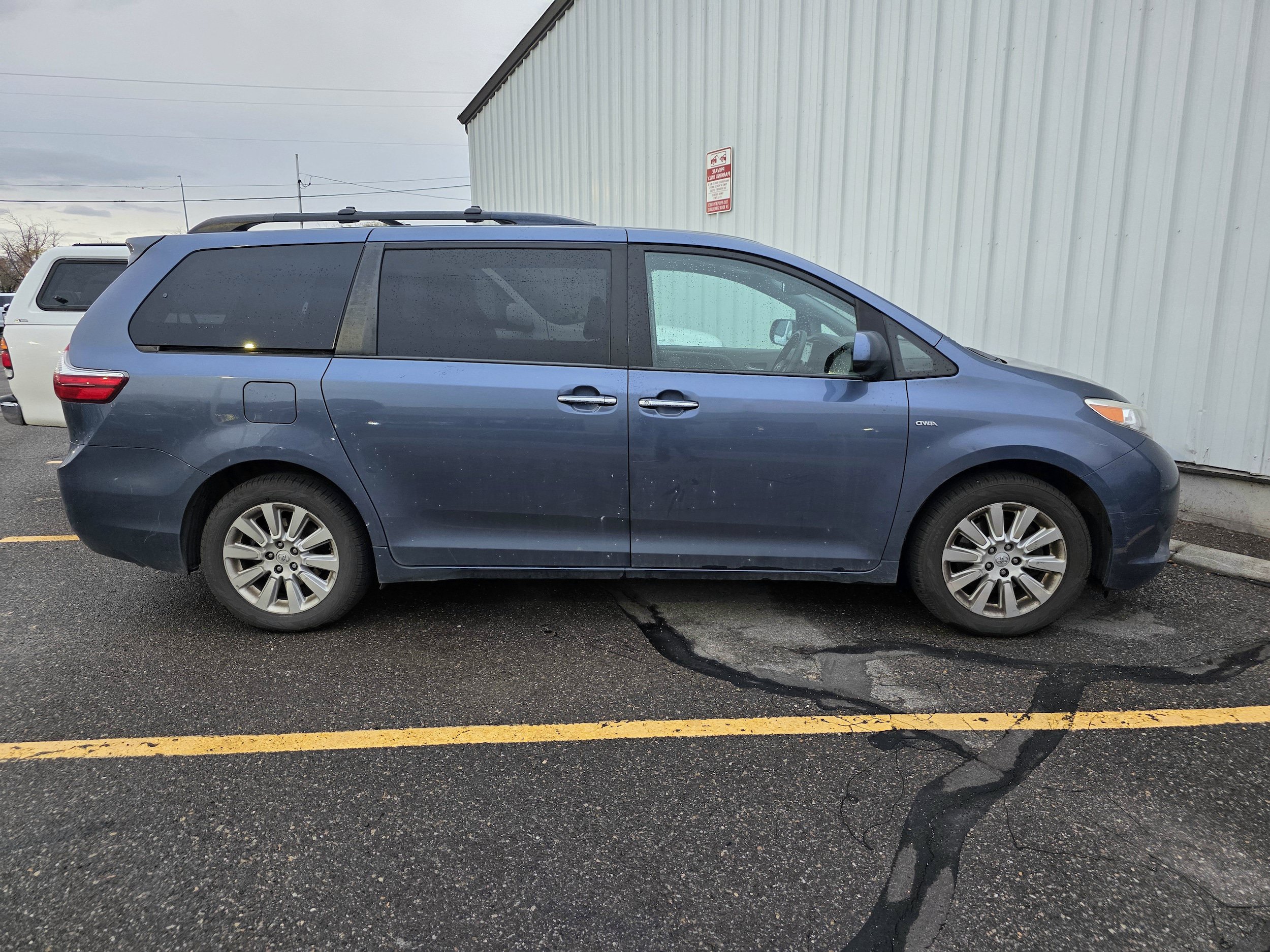 Used 2016 Toyota Sienna XLE w/ XLE Navigation Package AWD/4WD image 1