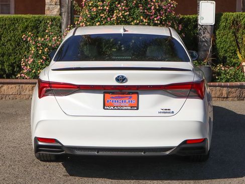 Used 2020 Toyota Avalon XSE image 7