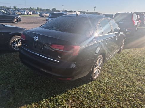 Used 2017 Volkswagen Jetta SEL FWD image 4