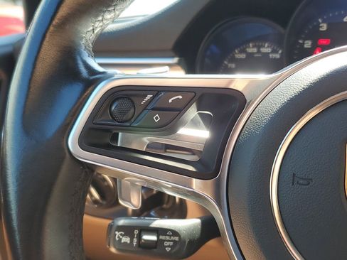 Used 2021 Porsche Macan image 23