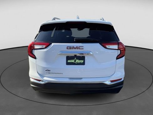 Used 2023 GMC Terrain SLT image 4