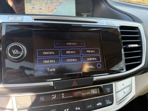 Used 2015 Honda Accord EX-L image 25