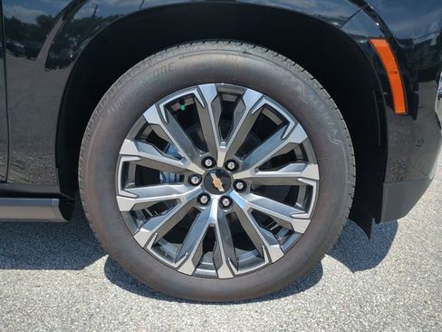 New 2026 Chevrolet Suburban High Country RWD image 10