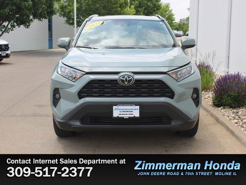 Used 2021 Toyota RAV4 XLE Premium AWD/4WD image 4