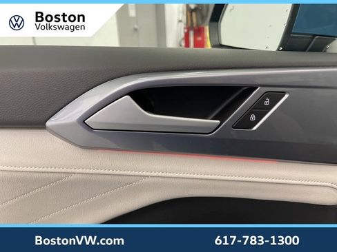 New 2026 Volkswagen Taos SEL image 28