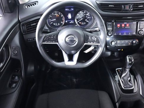 Used 2021 Nissan Rogue Sport S image 28