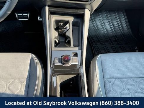 Certified 2025 Volkswagen Tiguan SEL R-Line AWD/4WD image 17