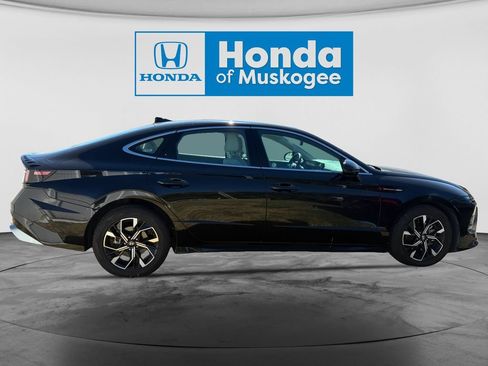 Used 2025 Hyundai Sonata SEL FWD image 3