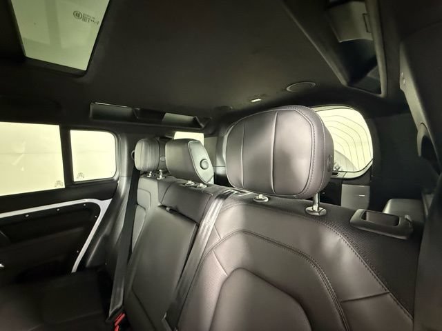 New 2026 Land Rover Defender 110 V8 AWD/4WD image 31
