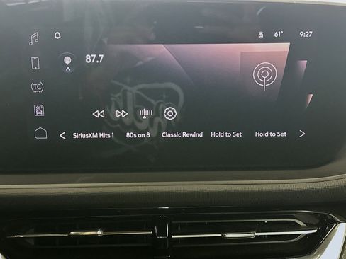 Used 2025 Buick Envista Sport Touring image 19