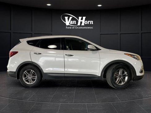 Used 2017 Hyundai Santa Fe Sport image 2